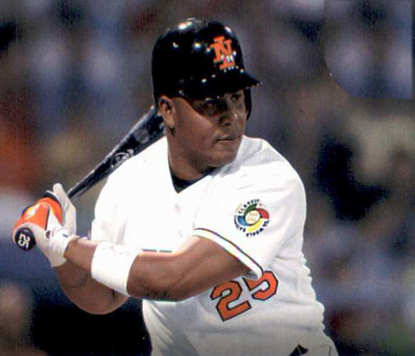 Old man Andruw: Jones a father figure to Dutch in WBC