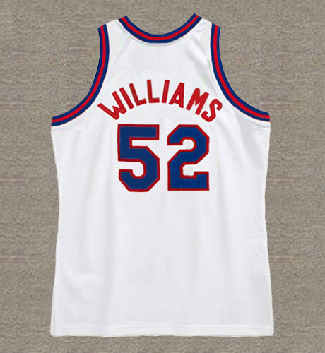 Buck Williams for the New Jersey Nets.  Nba legends, Basketball legends,  Basketball photography