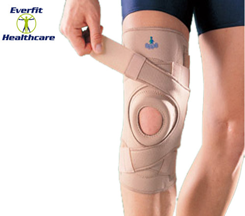 Four neoprene straps provide support directly to patella area. Four neoprene straps provide support directly to patella area.