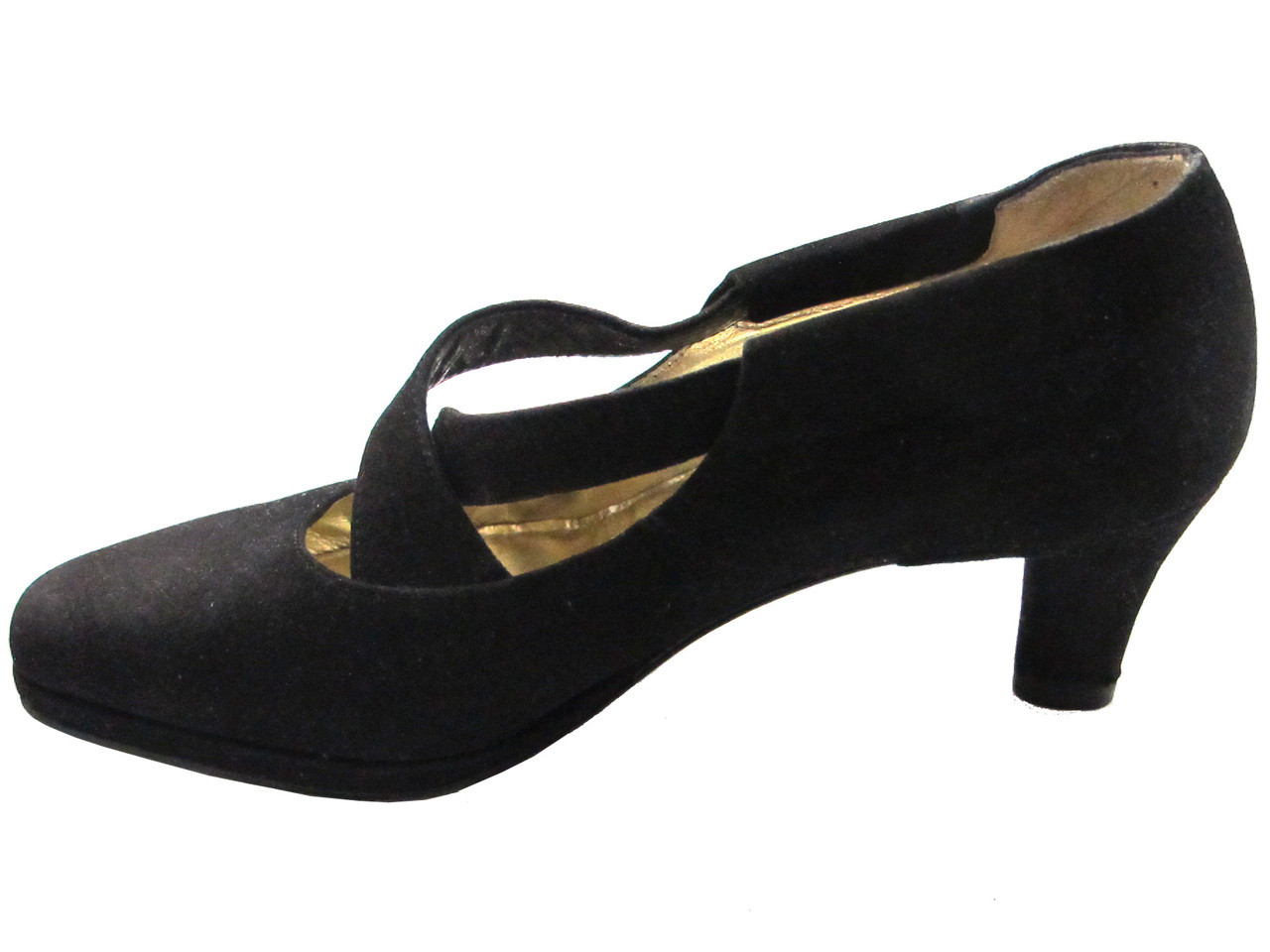 black dress pumps low heel