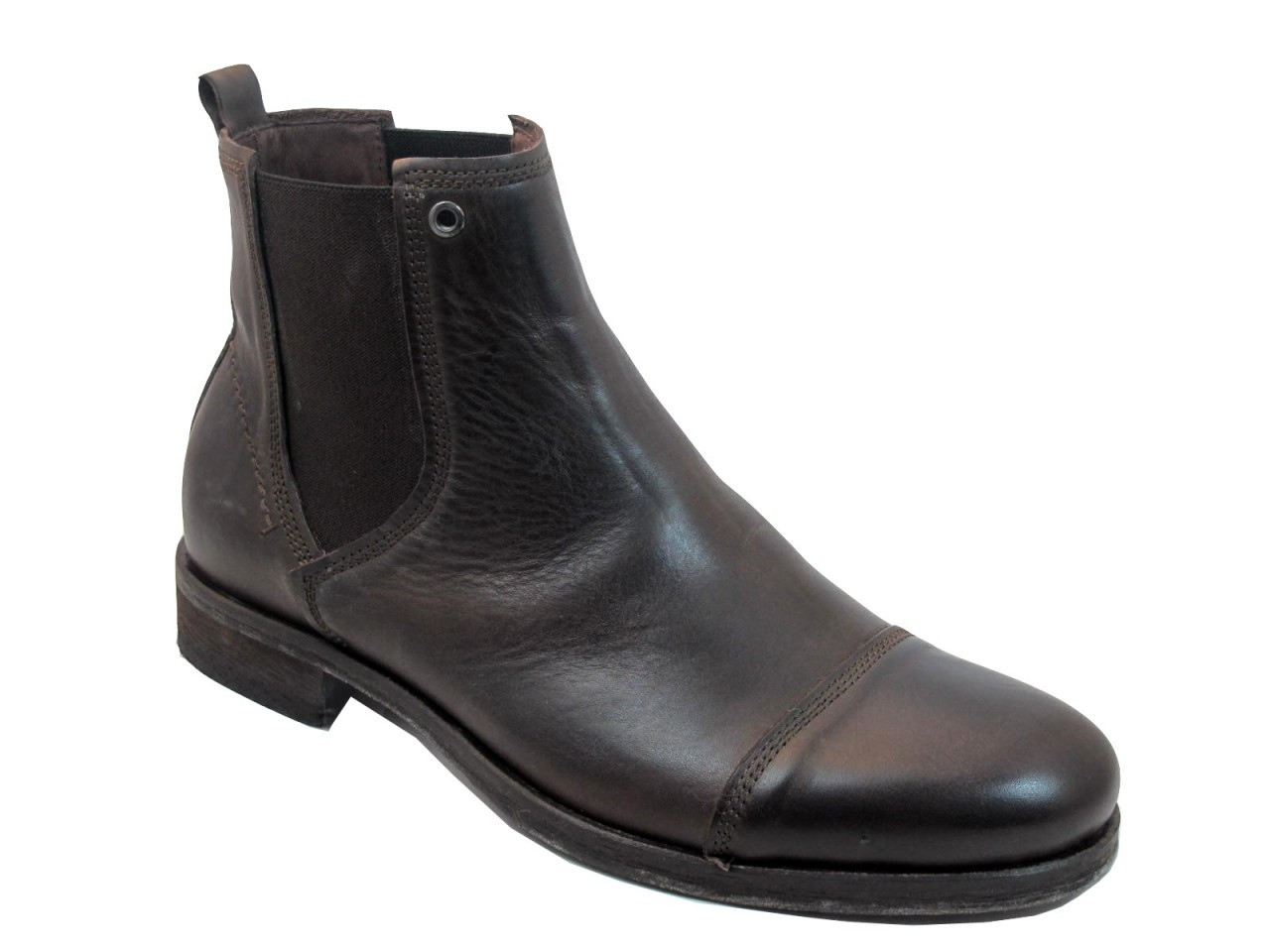 cap toe chelsea boots