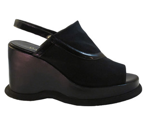 90s black wedges
