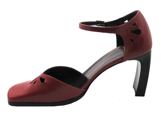 Dominici 2447 Italian Women's square toe Mid Heel Pumps in Black and Bordo