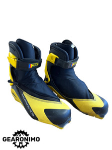 Salomon race skate 9 boots (sz 5.5)