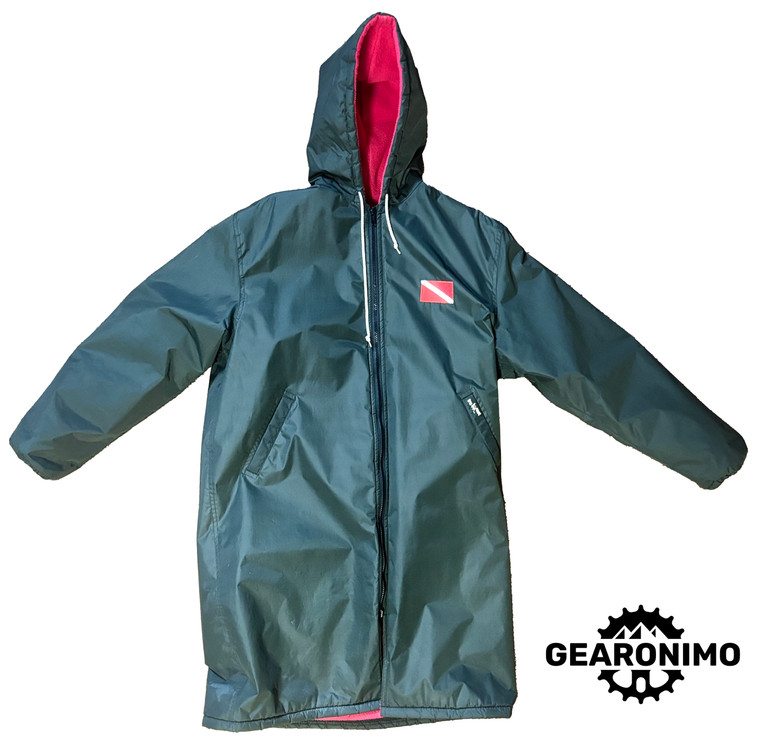 TruWest ST1 – Dive Flag Embroidered Poncho (Medium)