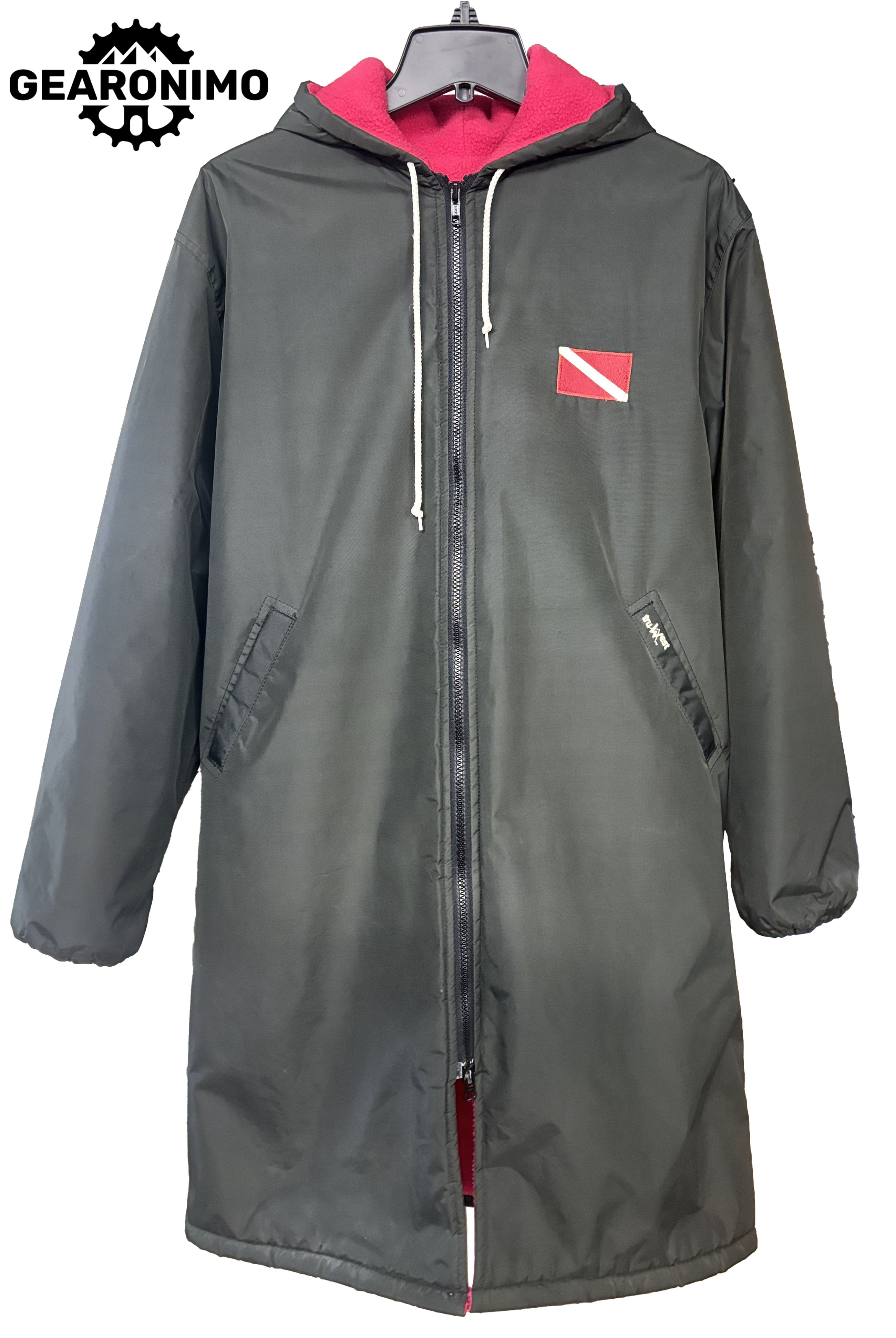 TruWest ST1 – Dive Flag Embroidered Poncho (Medium)