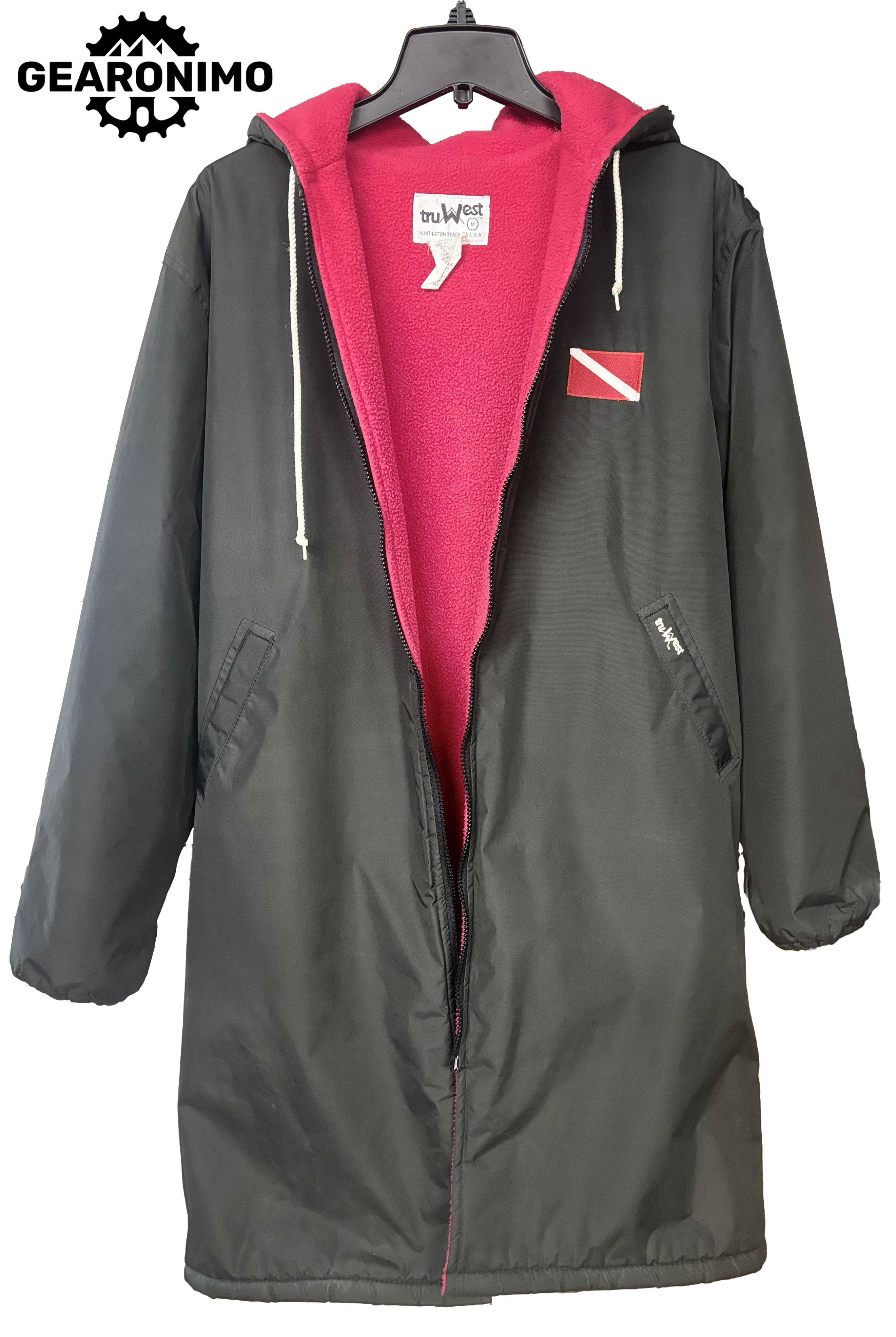 TruWest ST1 – Dive Flag Embroidered Poncho (Medium)