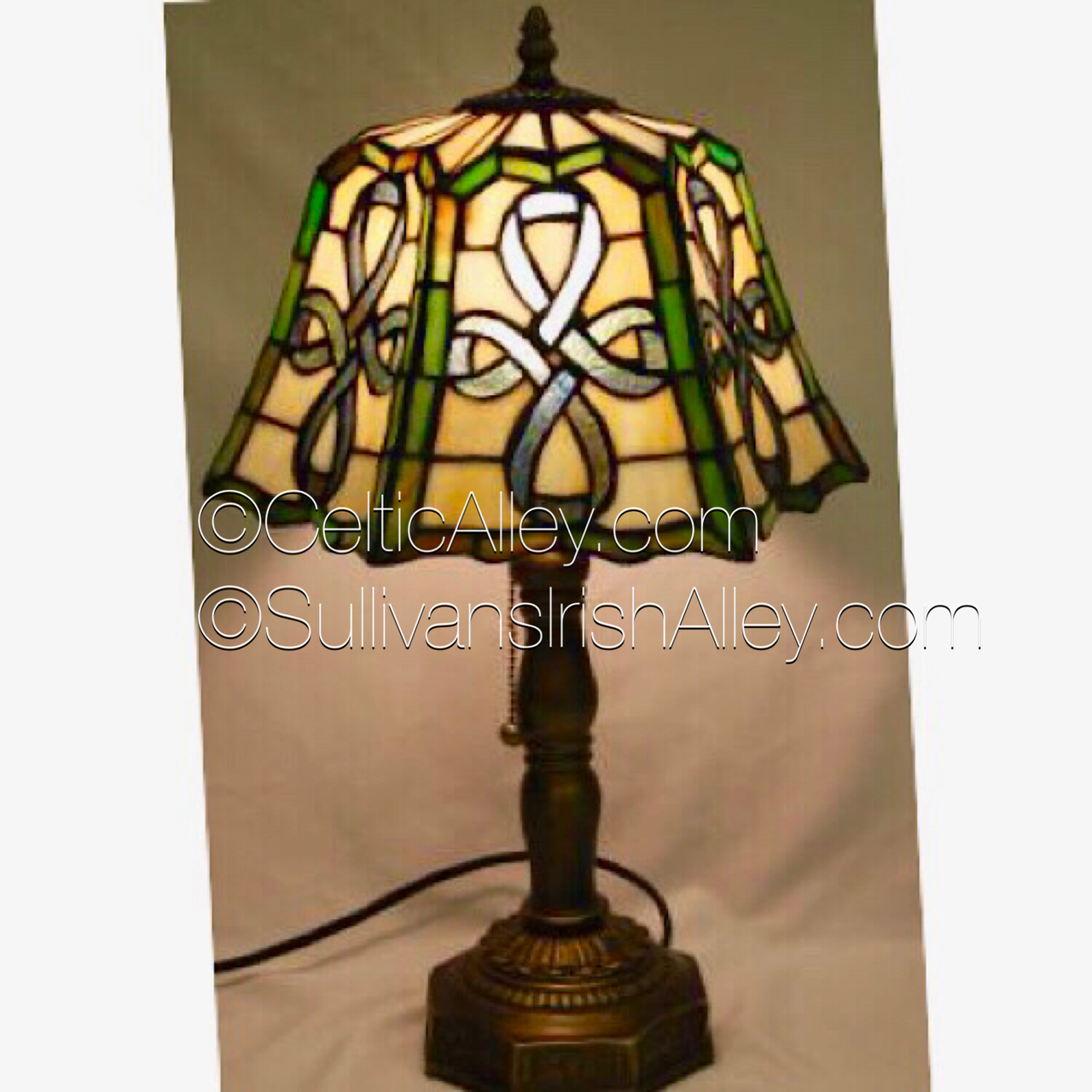 Celtic Top Pleated Stained Glass Lamp 20” BOE80