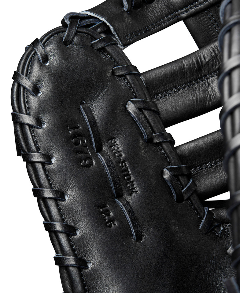 Wilson A2000 Classic Series Black 12.5 Inch 1679 Baseball First Base Mitt