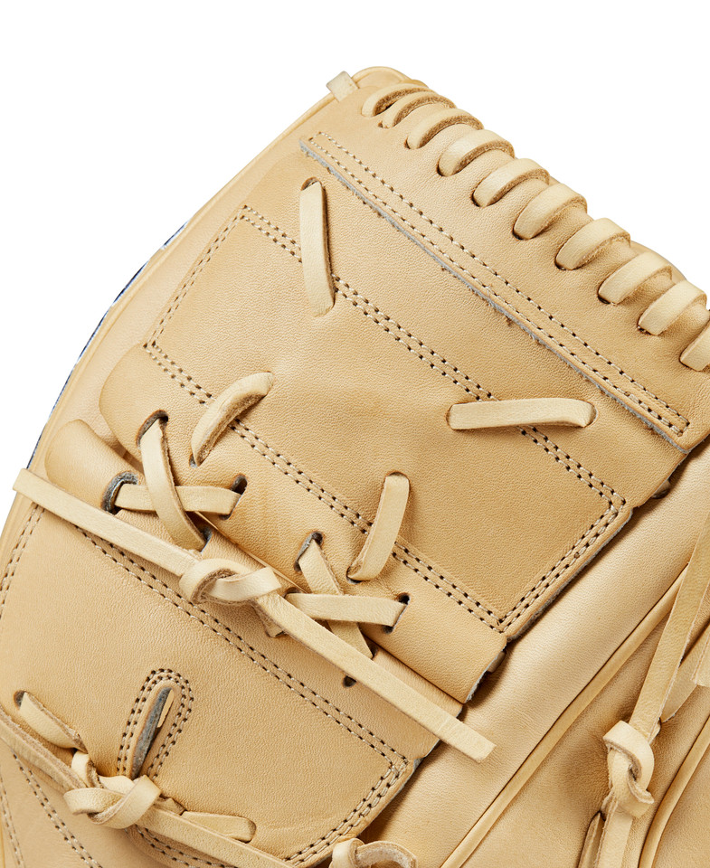 Wilson A2000 Classic Series Blonde 12 Inch B2 Baseball Glove