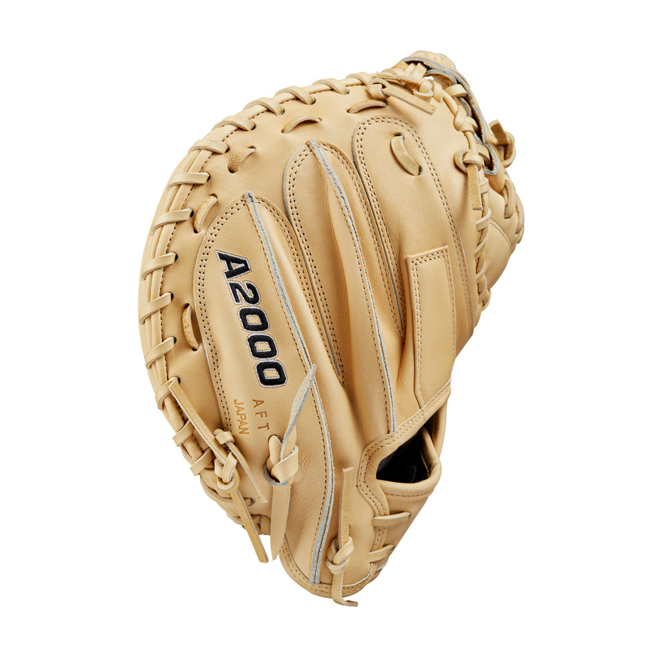 Wilson A2000 Classic Series Blonde 33.5 Inch M23 Baseball Catcher's Mitt