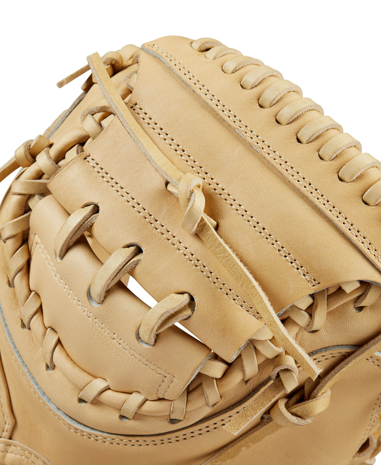 Wilson A2000 Classic Series Blonde 33.5 Inch M23 Baseball Catcher's Mitt