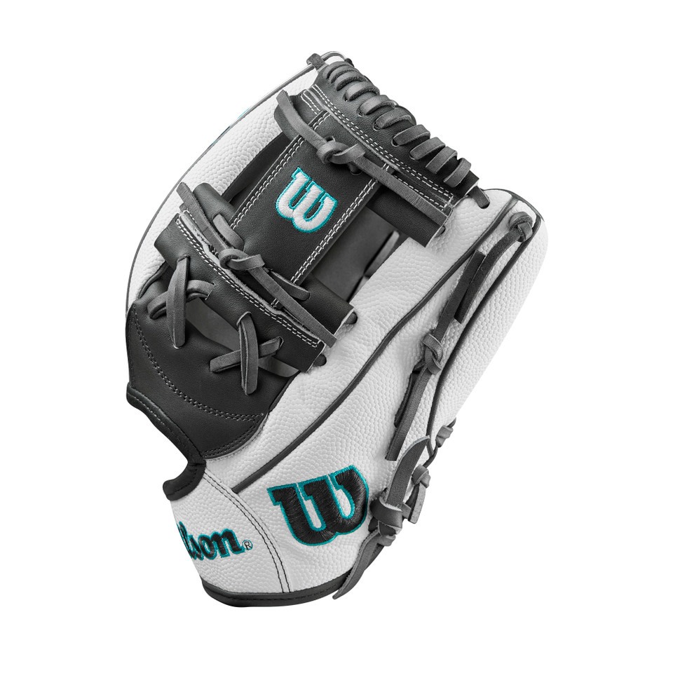 Wilson 2025 A2000 Classic Series 11.75 Inch H75 Fastpitch Softball Glove
