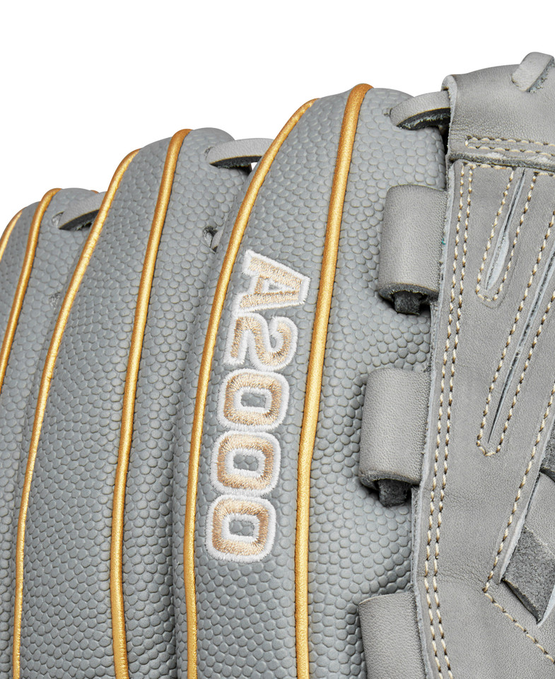 Wilson 2025 A2000 Classic Series 12.5 Inch V125 Fastpitch Softball Glove