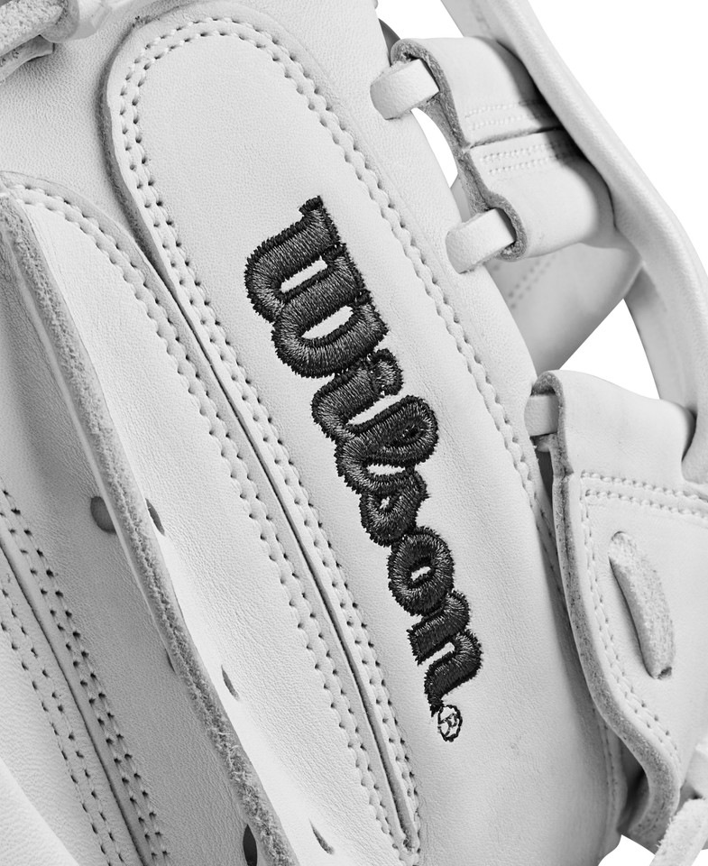 Wilson 2025 A1000 Series 33 Inch CM33 Fastpitch Softball Catcher's Mitt
