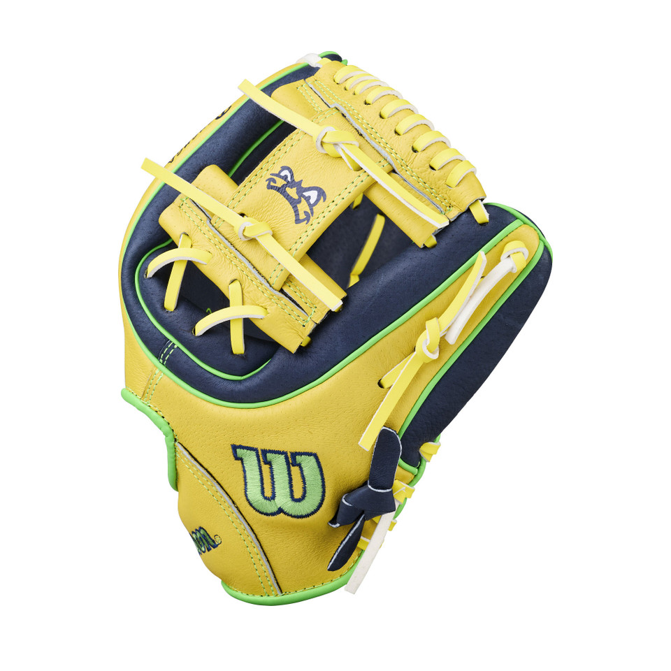 Wilson 2026 A450 Savannah Bananas 11 Inch Youth Baseball Glove