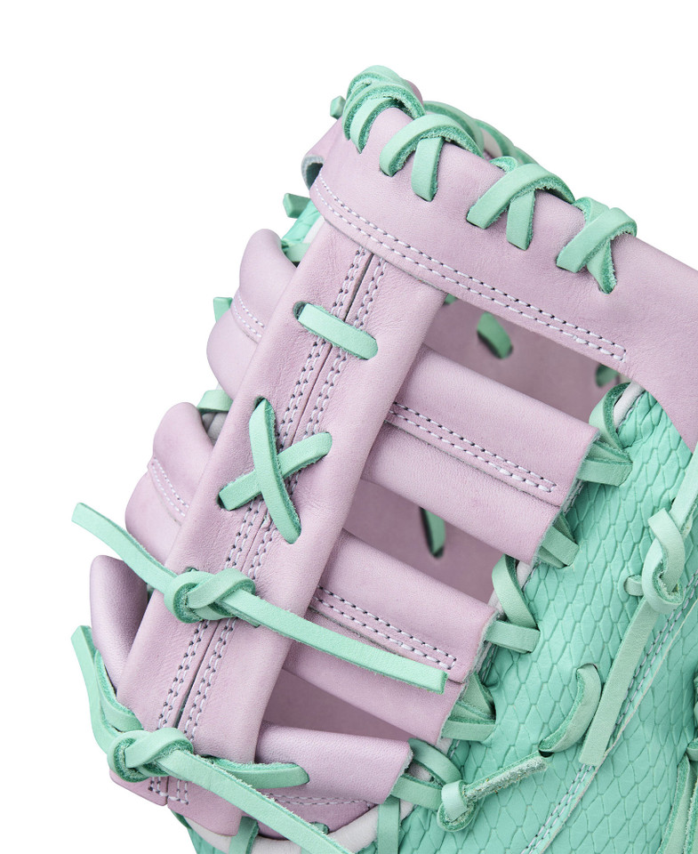 Wilson 2025 Winter A2000 SuperSkin 12.5 Inch FP1B Fastpitch Softball First Base Mitt