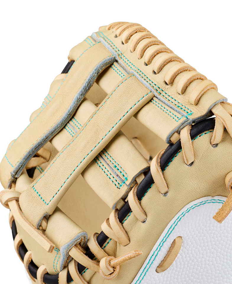Wilson 2027 A2000 Superskin 34 Inch FPCM23SS Fastpitch Softball Catcher's Mitt