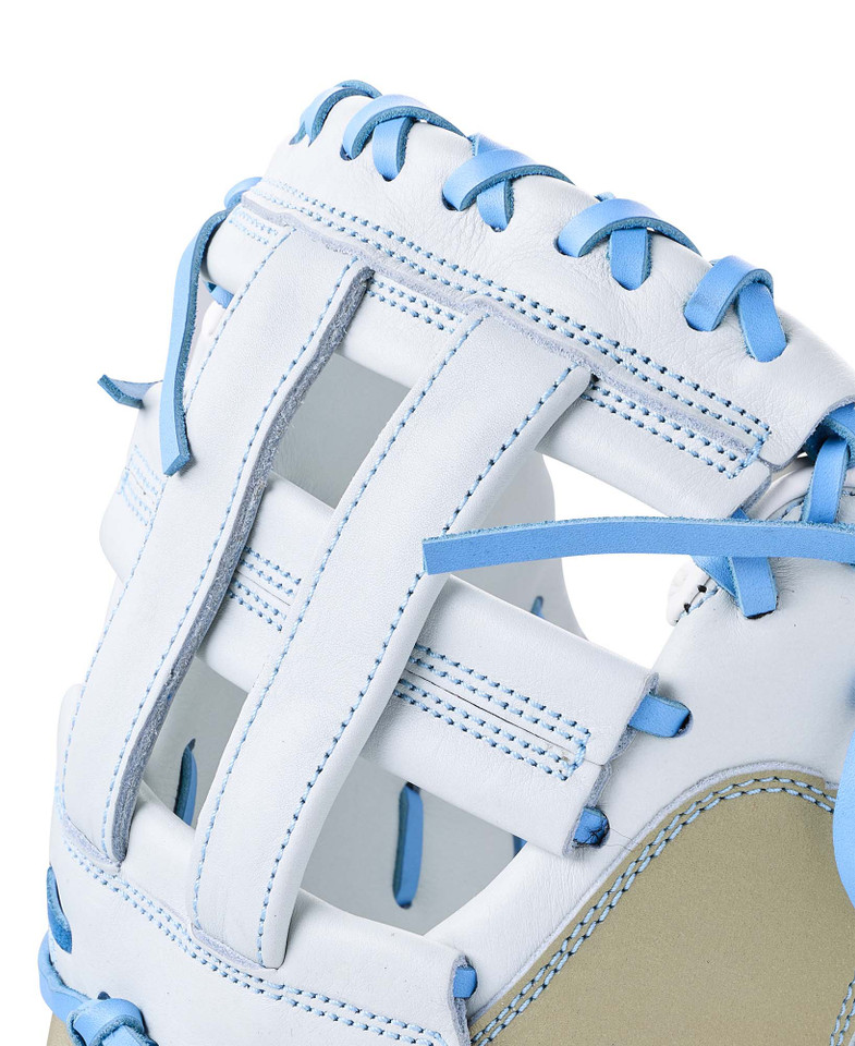 Wilson 2027 A700 Series 33 Inch Fastpitch Softball Catcher's Mitt