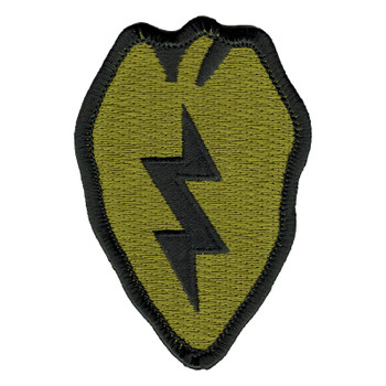Subdued olive drab 25th Infantry Division taro leaf patch with a black lightning flash down the center and a black merrowed edge.
