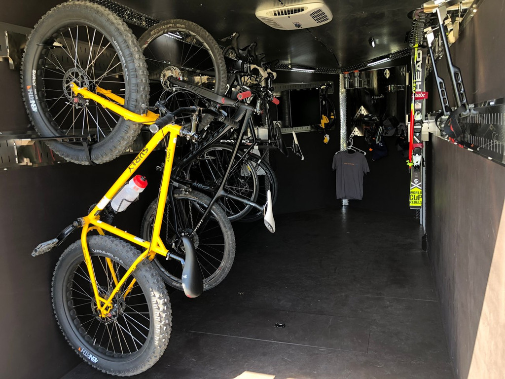 enclosed trailer for hauling bicycles