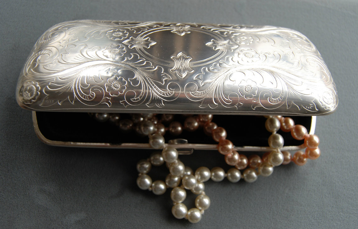 Dresden Sterling silver eyeglass/travel case - Hansaware