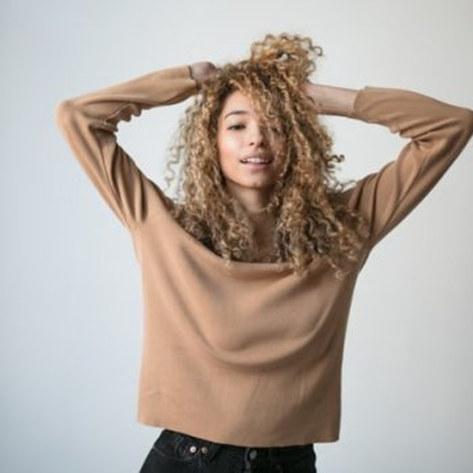 KINKY, CURLY CLIP-IN EXTENSIONS: WHAT YOU NEED TO KNOW