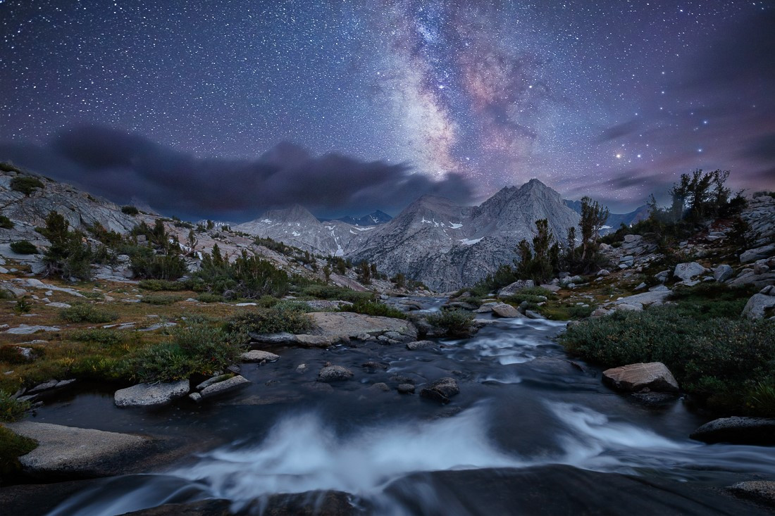 ミルキーウェイページ The Milky Way over the Evolution Peaks - Vern Clevenger Photography