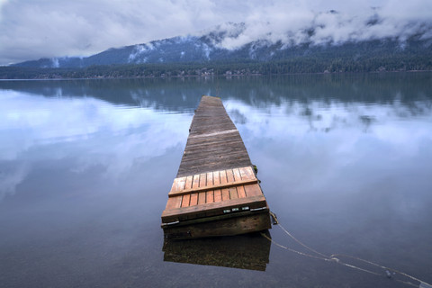 A WINTER DAY AT LAKE QUINALT