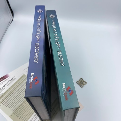 *DAMAGED* Numenera: Discovery and Destiny Slipcase Set