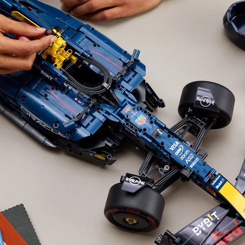 Technic Oracle Red Bull Racing RB20 F1 Car Set 42206