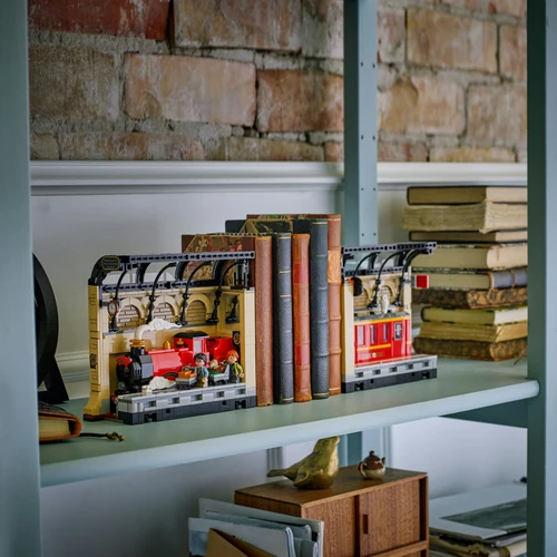 Harry Potter Book Nook: Hogwarts Express Set 76450