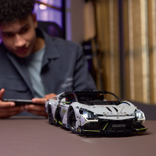 Technic Lamborghini Revuelto Super Sports Car Set 42214