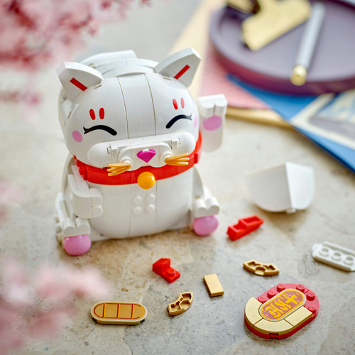 Lucky Cat Display Model Building Kit 40813