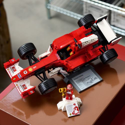 Icons Ferrari F2004 & Michael Schumacher Model Car 11375