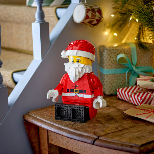 Up-Scaled Santa Minifigure Christmas Set Decoration 40820