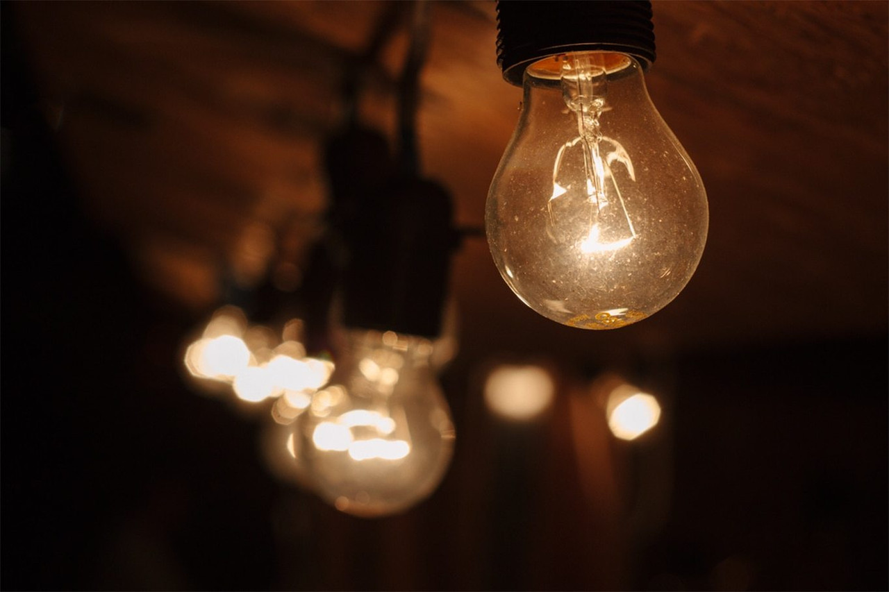 Incandescent GLS BC Light Bulbs