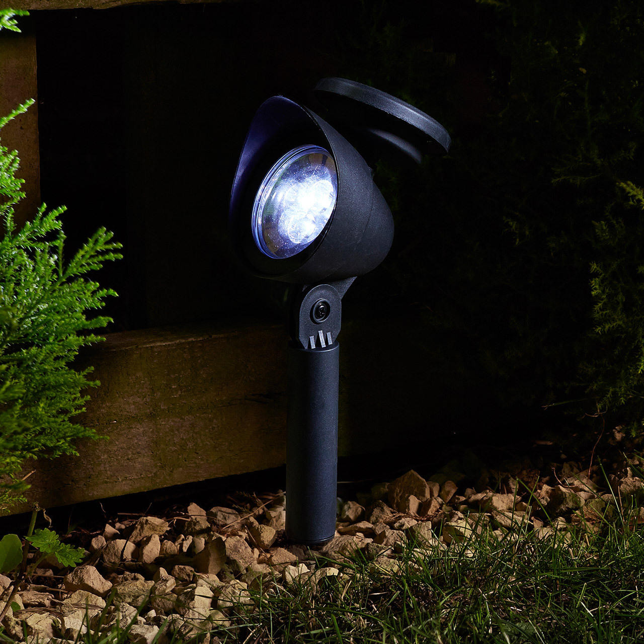SuperBright LED Solar Garden Spotlight PRIMA (4 Pack) White Black