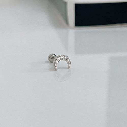 Diamond Moon Stud ($5 c/u)