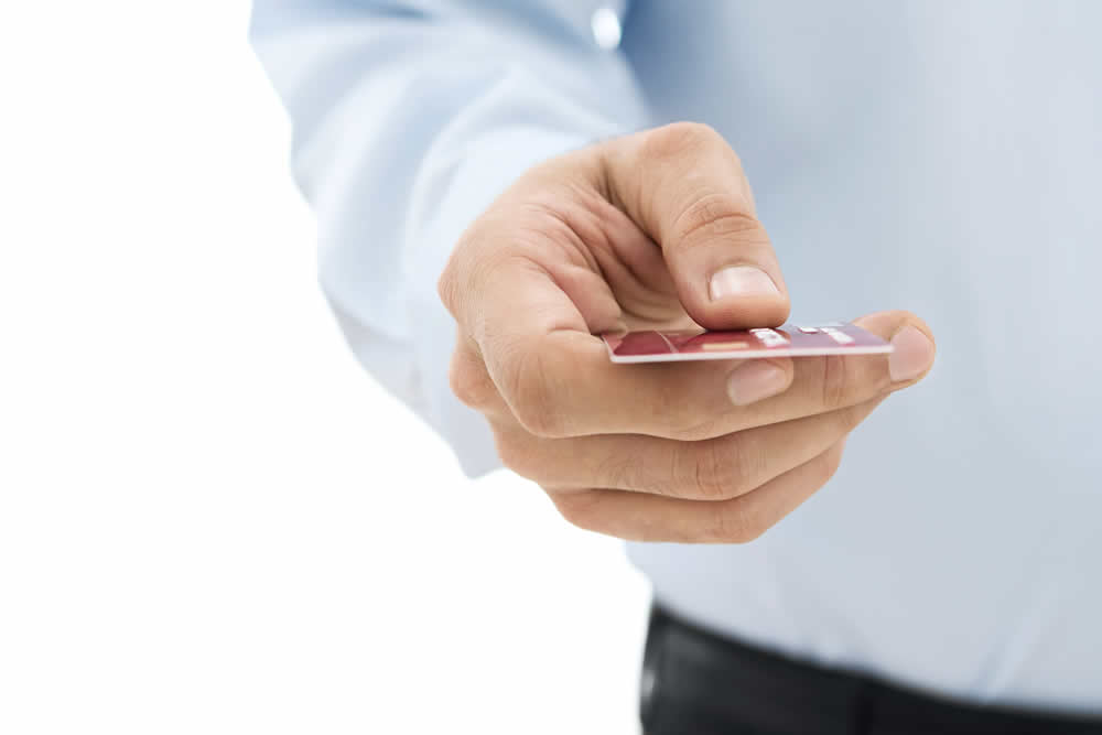 Kuka ostaa kojelautakameroita?