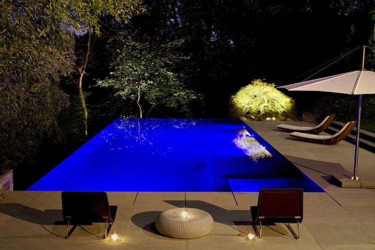 4 Smart Reasons to Choose LED Pool Lights