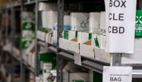 How to Choose the Right Distributor for Your Smoke Shop