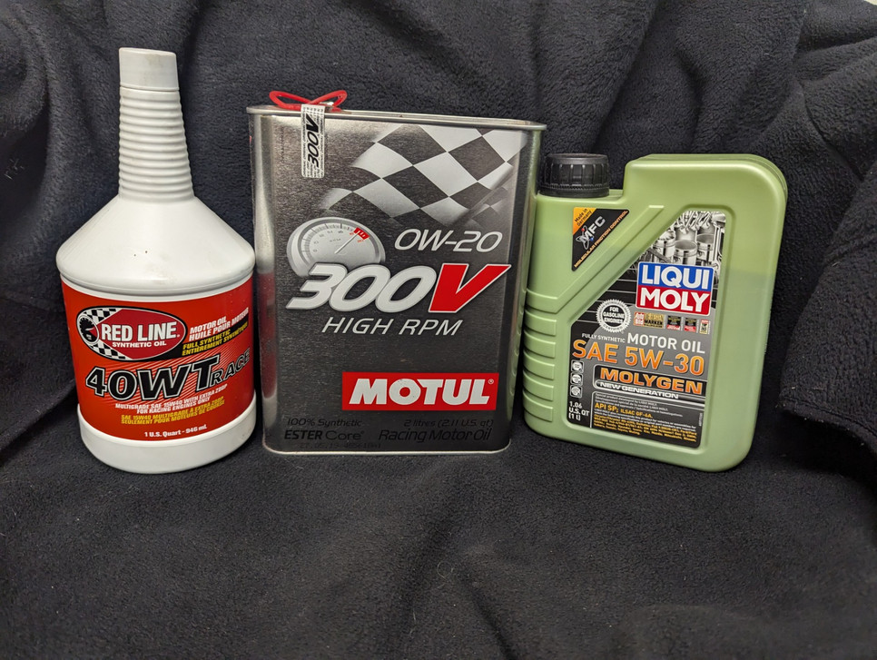 Understanding Motor Oils: Decoding Weight for Track Performance