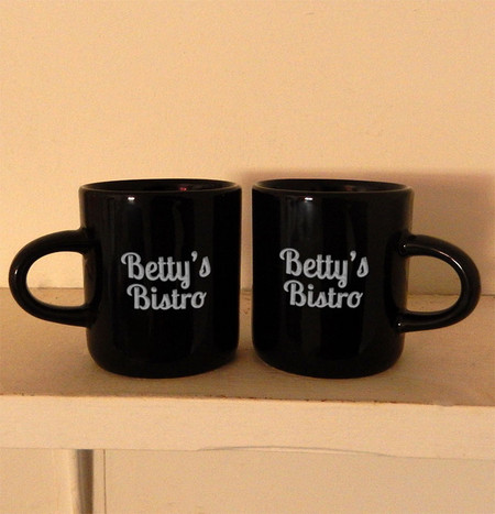 Easy Resin Craft: How To Glitter Coffee Cups - Crafty Chica