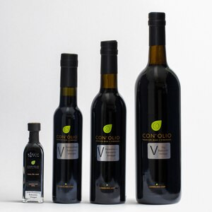 Red Apple Balsamic Vinegar Con' Olio Oils & Vinegars