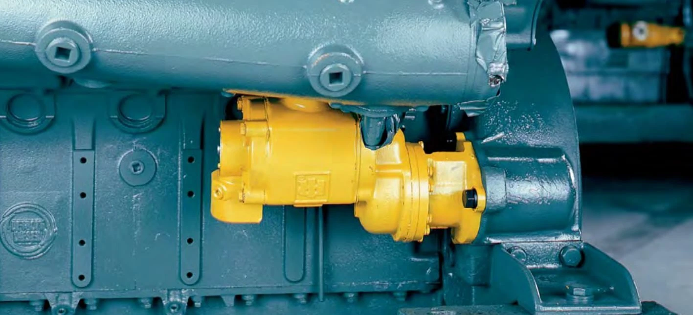 Ingersoll Rand 150BMGE21RH-6 vane air starter mounted on a Detroit Diesel 12V-71 engine