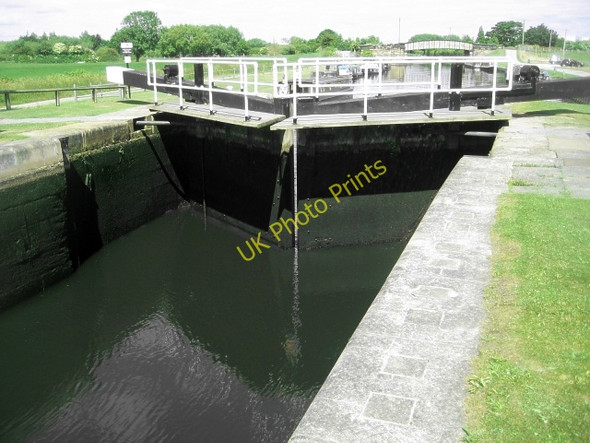 Photo 6"x4" Aire & Calder Navigation, Kings Road Lock Normanton\/SE3822 c2010 P1