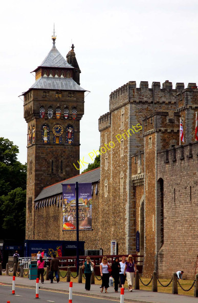 Photo 6"x4" Cardiff Castle clock tower and entrance Cardiff\/Caerdydd c2010