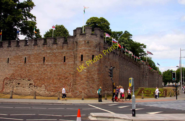 Photo 6"x4" The corner of Cardiff Castle Cardiff\/Caerdydd c2010