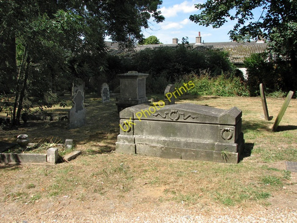 Photo 6"x4" St Mark's church in Lakenham - churchyard Norwich c2010 P1